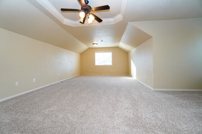 Building Photo - 2319 E Challis St