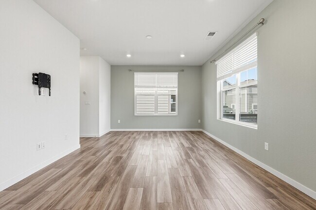 Building Photo - $2,595.95- 3 Bed, 2.5 Bath Home in Loveland with Central AC, and In Unit Laundry!