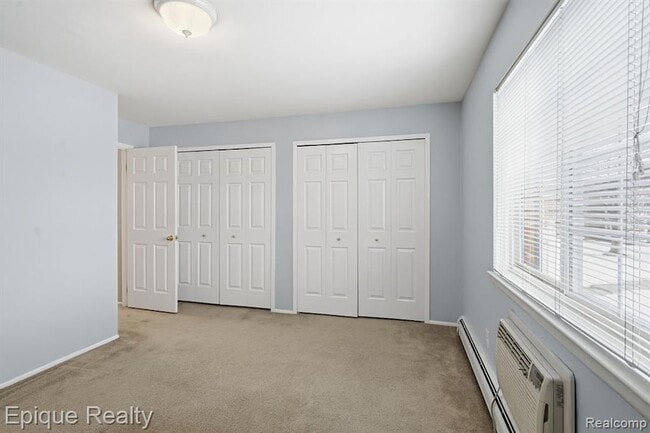 Building Photo - 2400 Parmenter Blvd