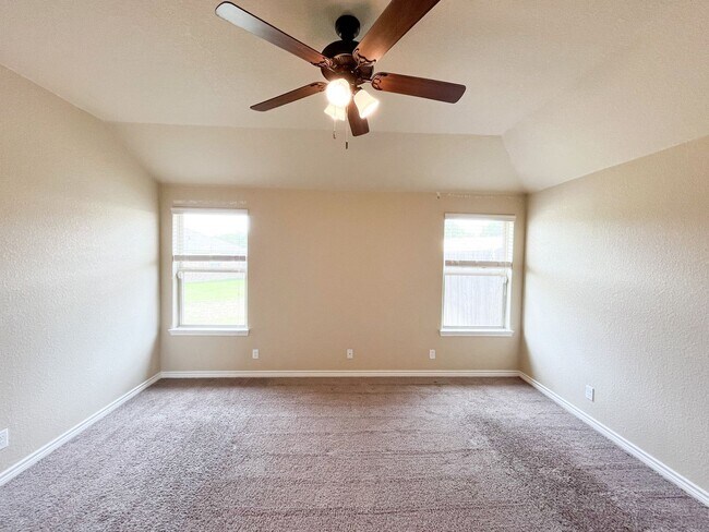 Building Photo - Available 7/11/2025 Beautiful 1 story, 5 b...