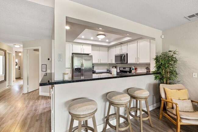 Building Photo - 77593 Woodhaven Dr S