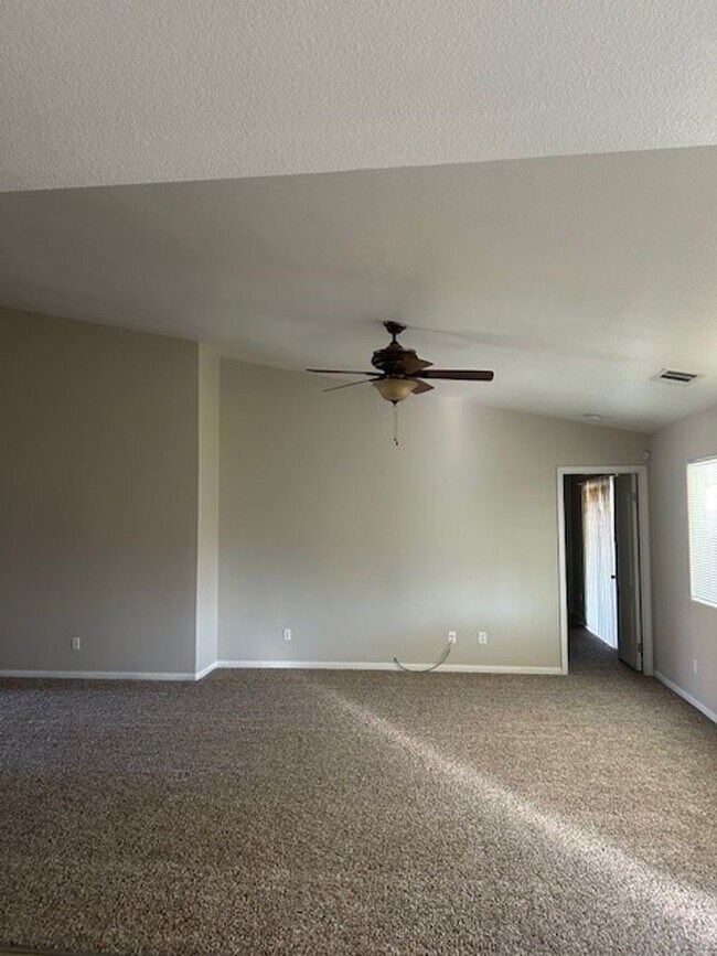 Building Photo - 11409 Pacific Shores Dr