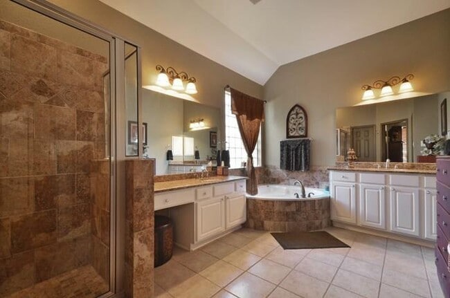 Building Photo - 1302 Hunter Ace Way