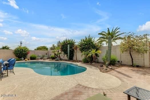 Building Photo - 6821 E Palm Ln