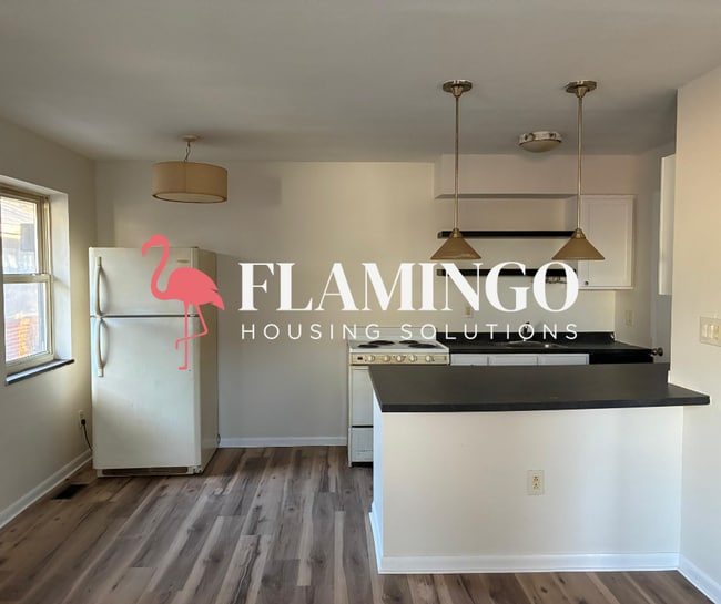 Building Photo - 25 Lombard Ave