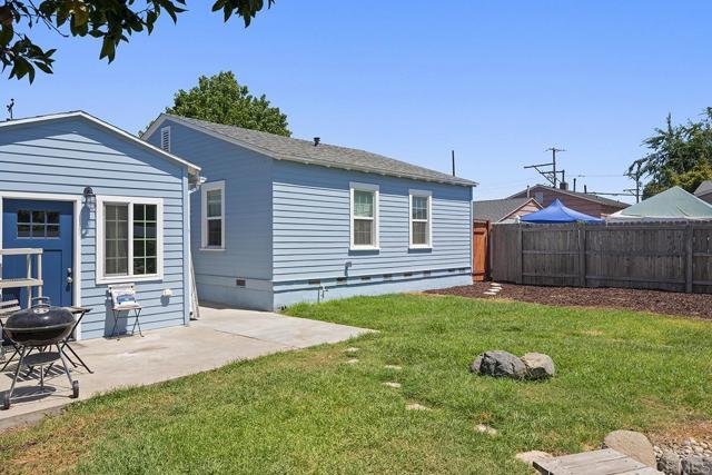 Building Photo - 586 Del Mar Ave