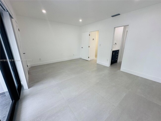 Building Photo - 7157 W 19th Ct