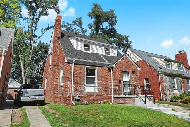 Building Photo - 17421 Quincy St