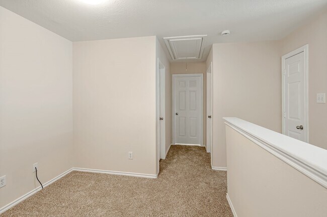 Building Photo - 6213 Stoney Creek Dr