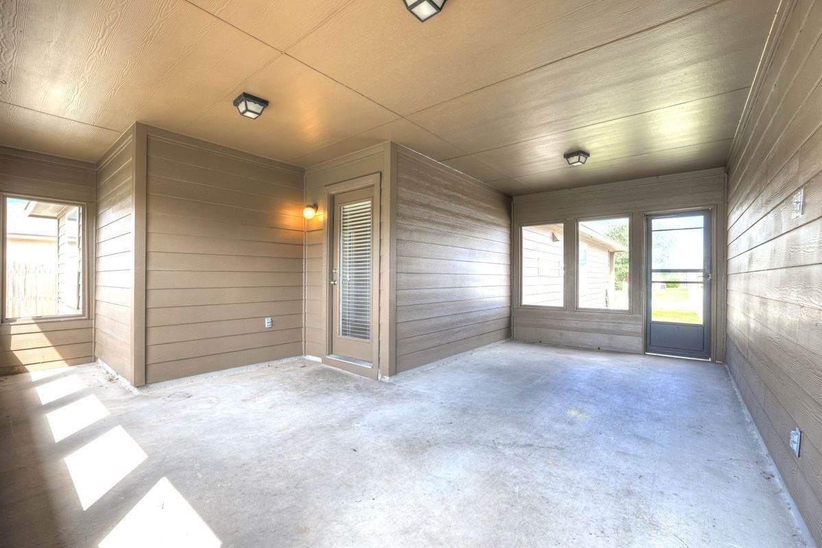 Building Photo - 1048 Lilac Wind