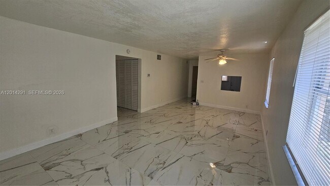 Building Photo - 1524 SW 5th Pl
