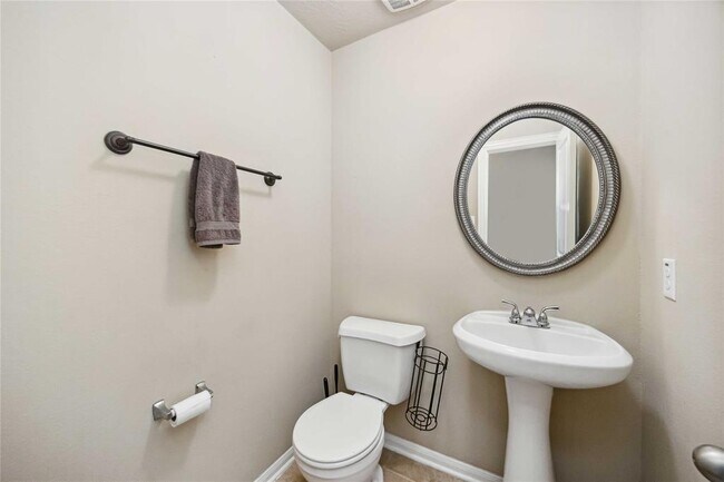 Building Photo - 6727 Wide Creek Dr