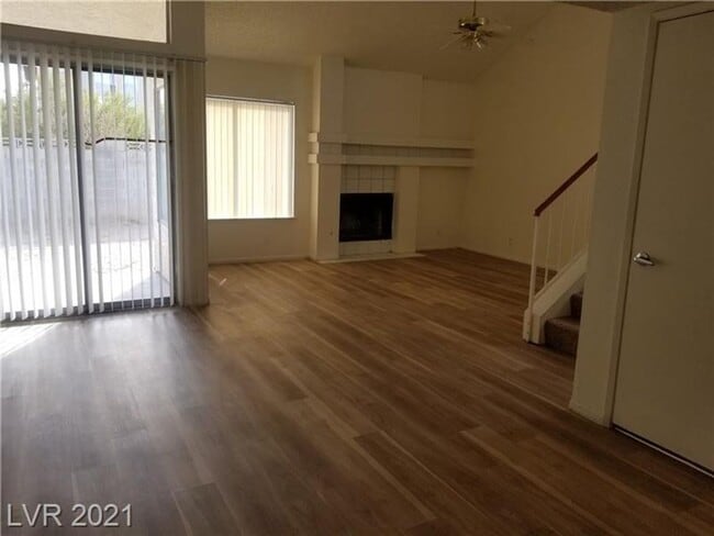 Building Photo - NW 3 Bedroom!