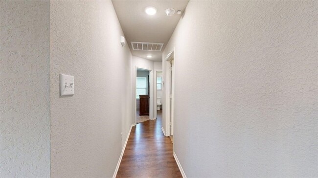 Building Photo - 803 Meadow Brook Dr
