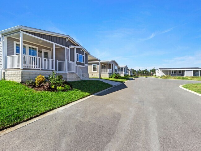 Building Photo - 10907 SW 30th Ave