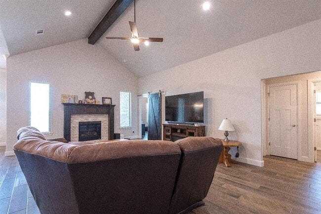 Building Photo - 2244 E Kellan Ct Terrace