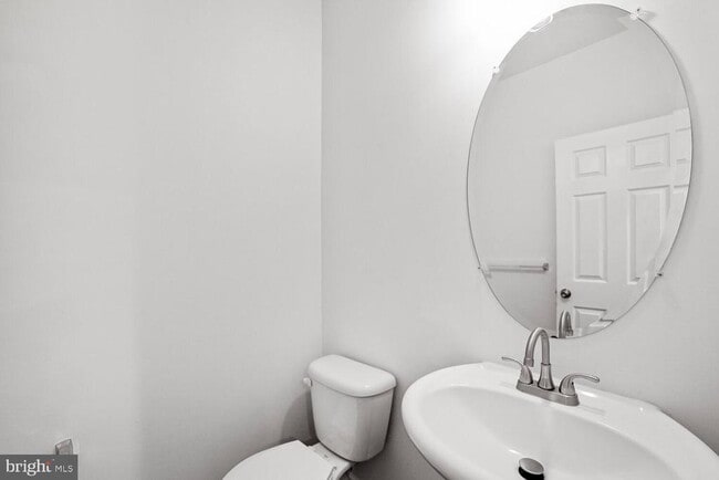 Building Photo - 7872 River Rock Way