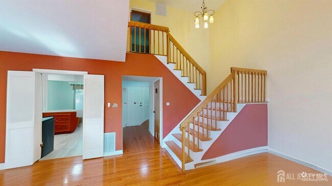 Building Photo - 157 Willowbrook Dr