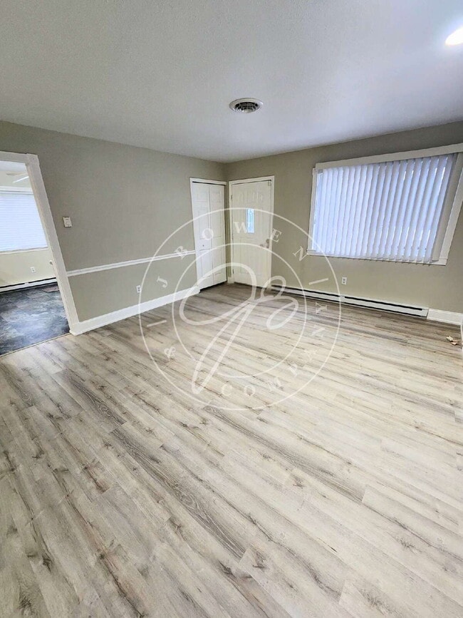 Building Photo - MUST SEE! Updated 3-Bedroom Home with Finished Basement & Large Fenced Yard