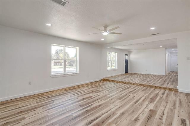 Building Photo - 521 Mesquite Ave N