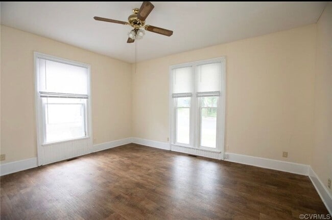 Building Photo - 410ES