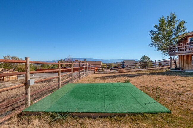 Building Photo - Charming 3-Bedroom Family Home in Orchard Mesa with Incredible Views!!!