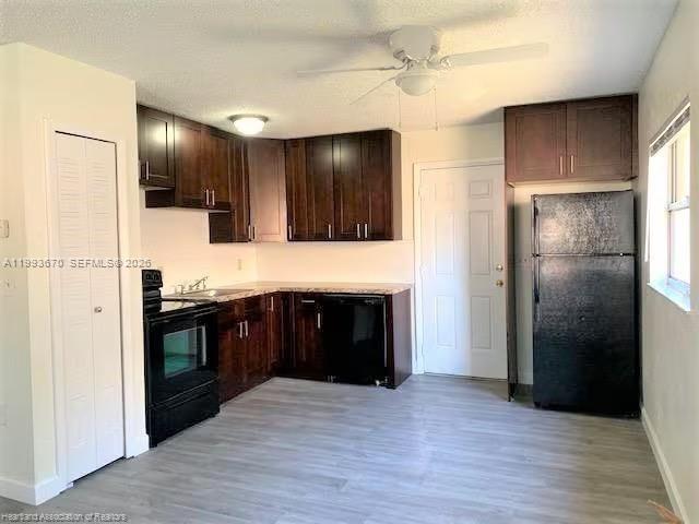 Building Photo - 425 Las Palmas Cir