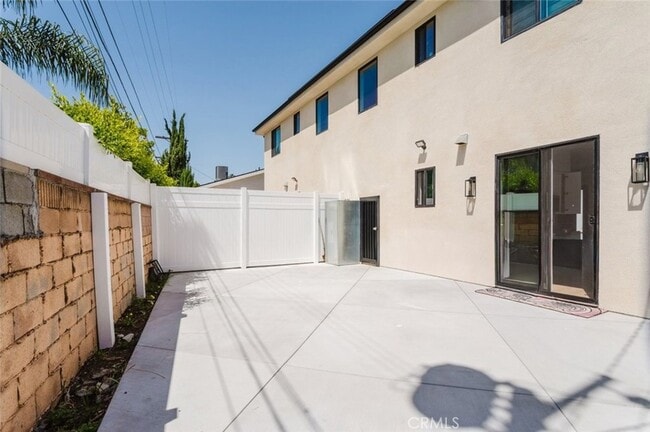 Building Photo - 13540 Hamlin St