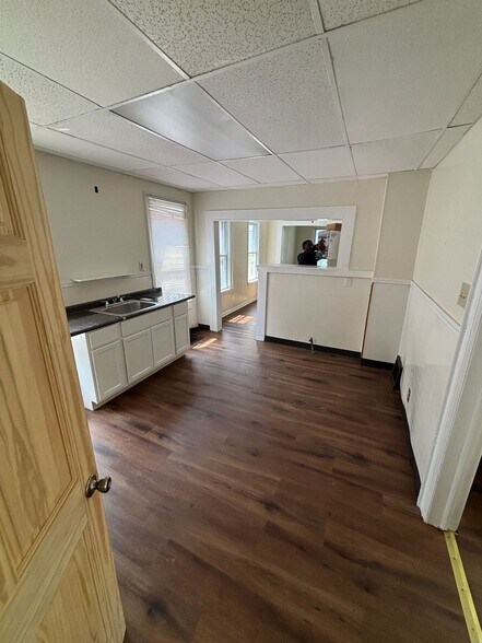 Building Photo - 51 Warring Ave