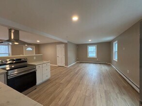 Building Photo - 60 Charles St