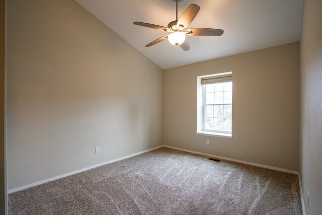 Building Photo - 850 Wuthering Heights Dr