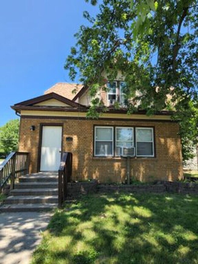 Primary Photo - 705 E Montgomery St