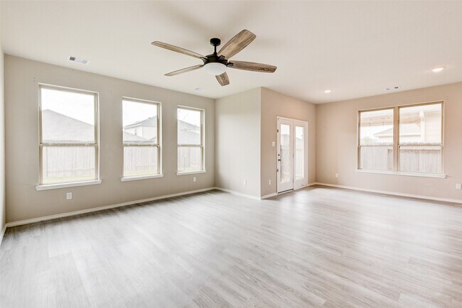 Building Photo - 1910 Hidden Cedar Dr