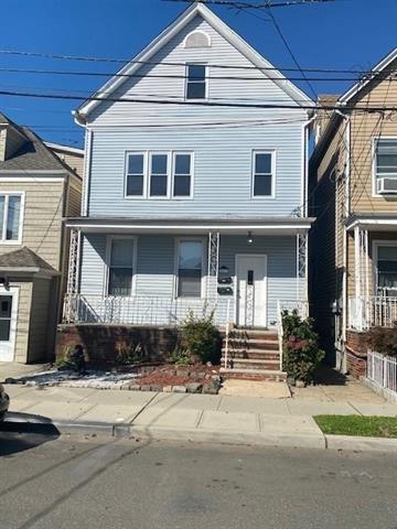 Building Photo - 847 7th St