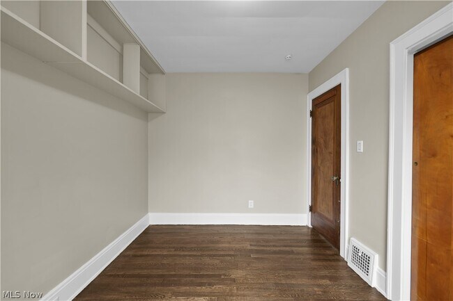 Building Photo - 11103 Lincoln Ave