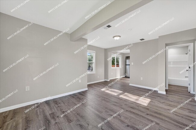 Building Photo - Fully Renovated 2-Bedroom Single-Level Home in Warren
