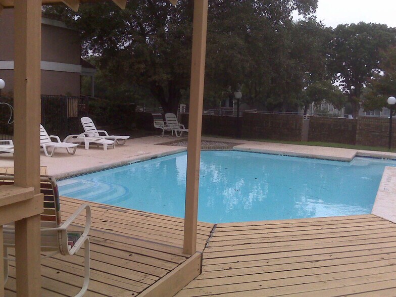 Pool View - 2227 Madison Dr