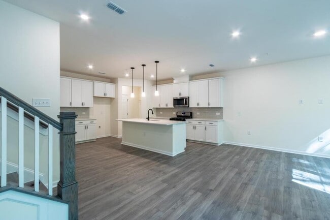 Building Photo - 1204 Grenshaw Dr