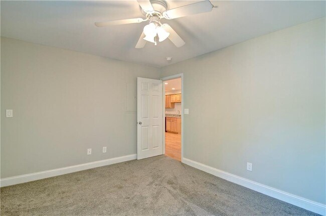 Building Photo - 504 Madison Ct