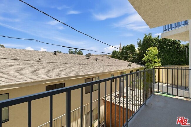 Building Photo - 10650 Kinnard Ave