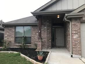 Building Photo - 313 Dragon Ridge Rd