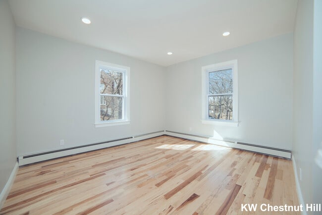 Building Photo - 10 Duffley Ct