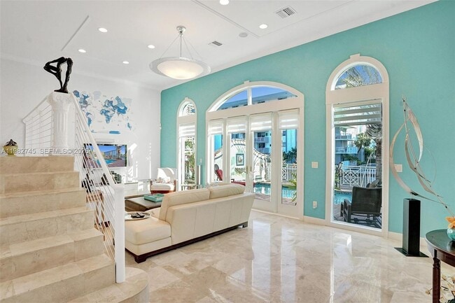 Building Photo - 3942 NE 171 St