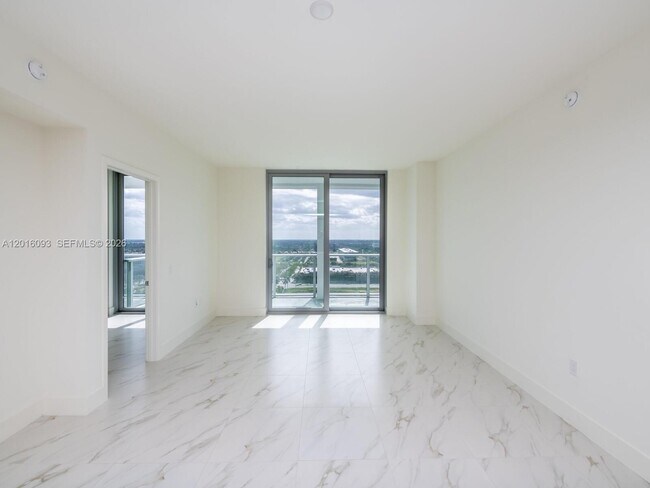 Building Photo - 2000 Metropica Wy