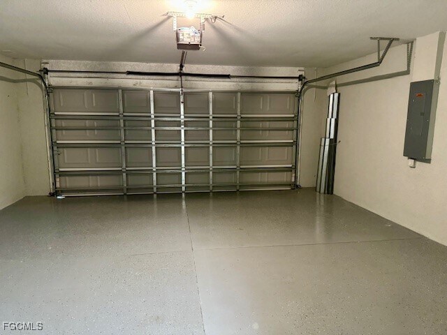 Building Photo - 606 NE 16th Terrace