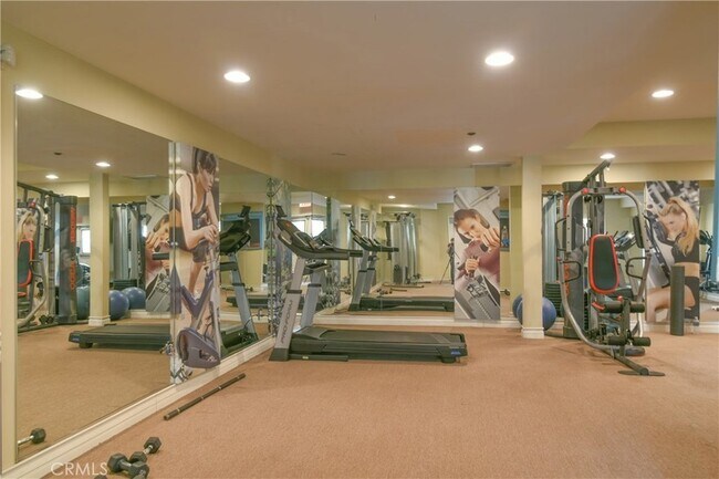 Building Photo - 11911 Mayfield Ave