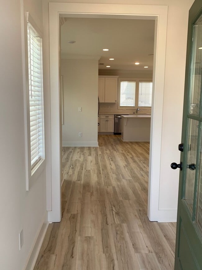 Building Photo - Piper Glenn Subdivision