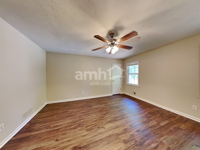 Building Photo - 5157 Parkview Ct SW