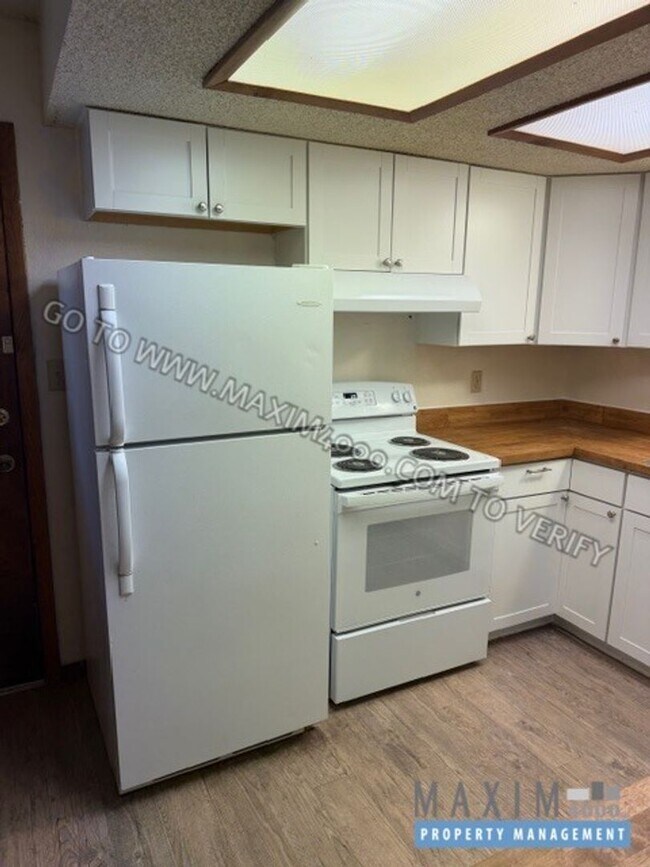 Building Photo - 2150 College Pl