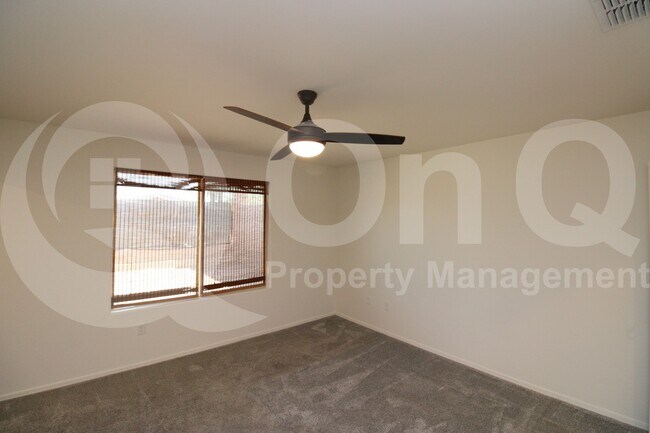 Building Photo - 987 Calle Calca